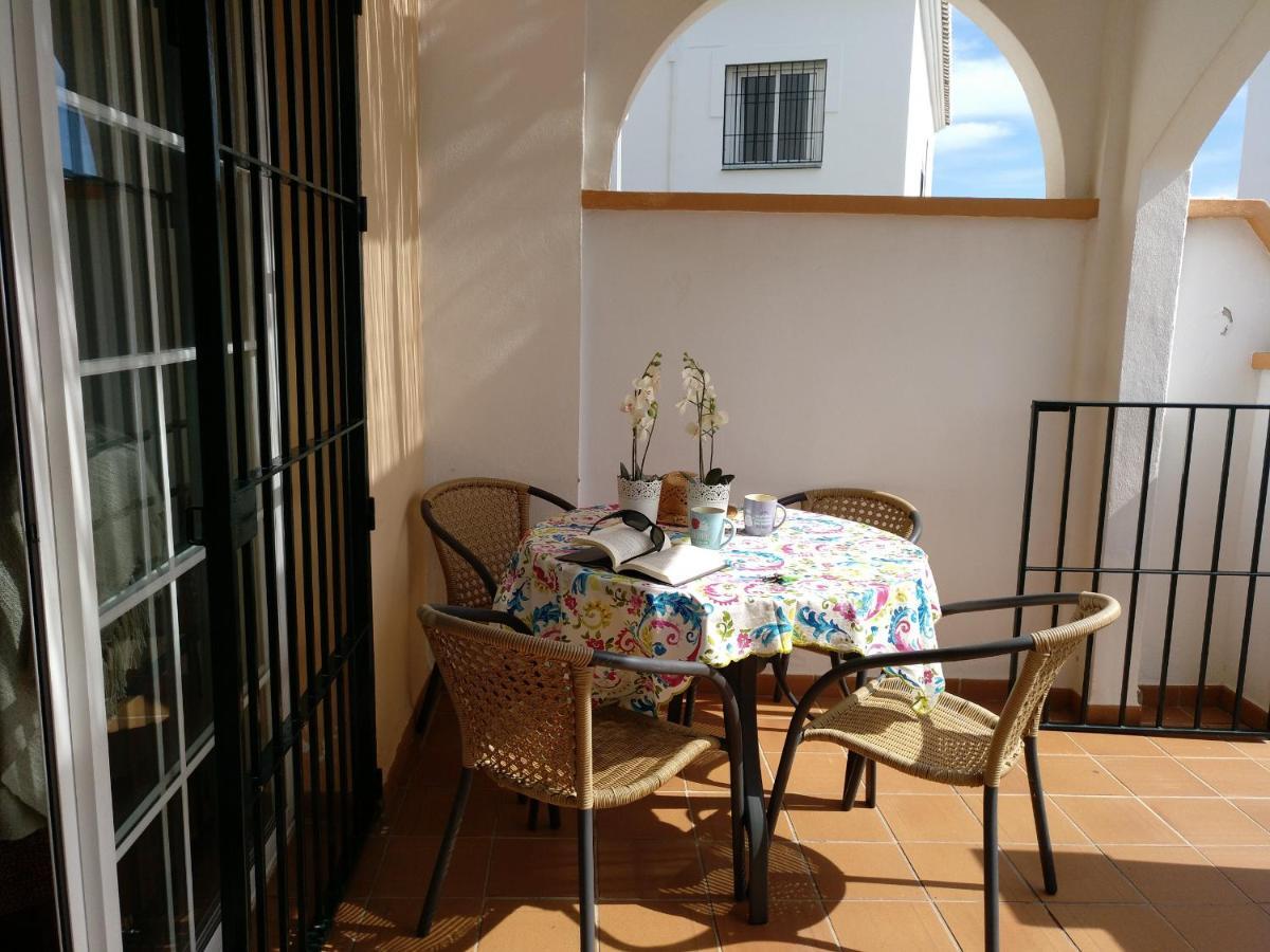 Apartamentos Luna De ネルハ エクステリア 写真