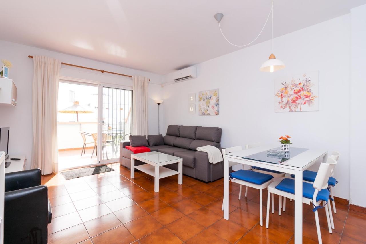 Apartamentos Luna De ネルハ エクステリア 写真